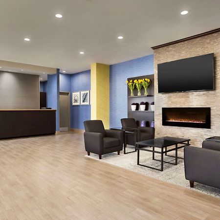 Travelodge By Wyndham Toronto East Buitenkant foto