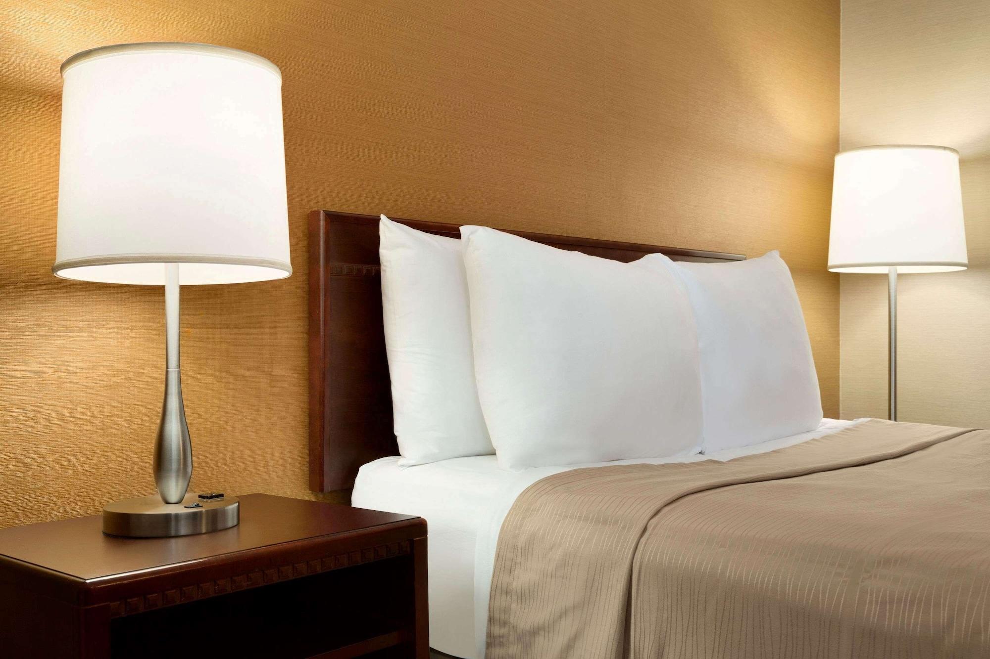 Travelodge By Wyndham Toronto East Buitenkant foto