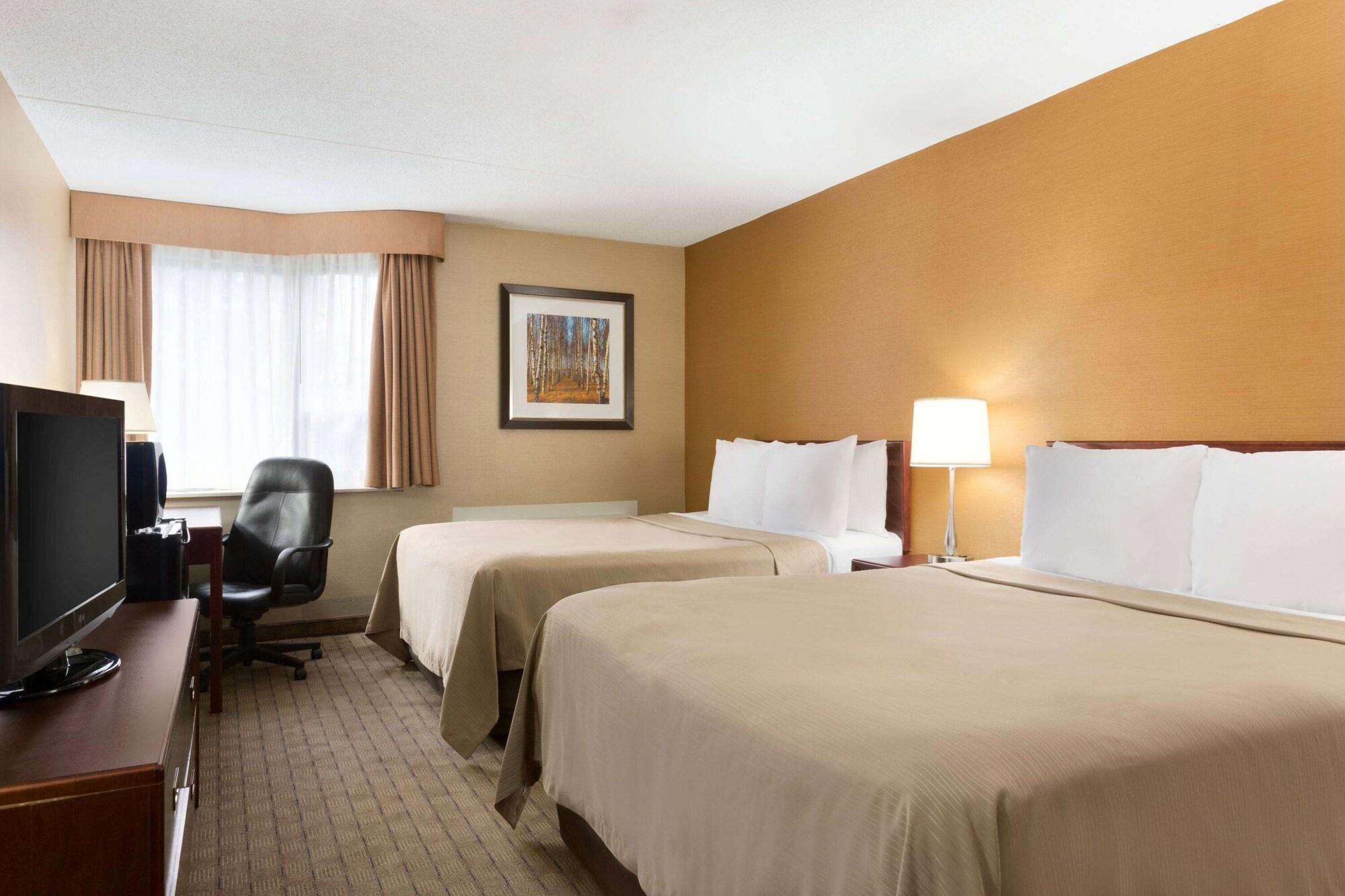 Travelodge By Wyndham Toronto East Buitenkant foto