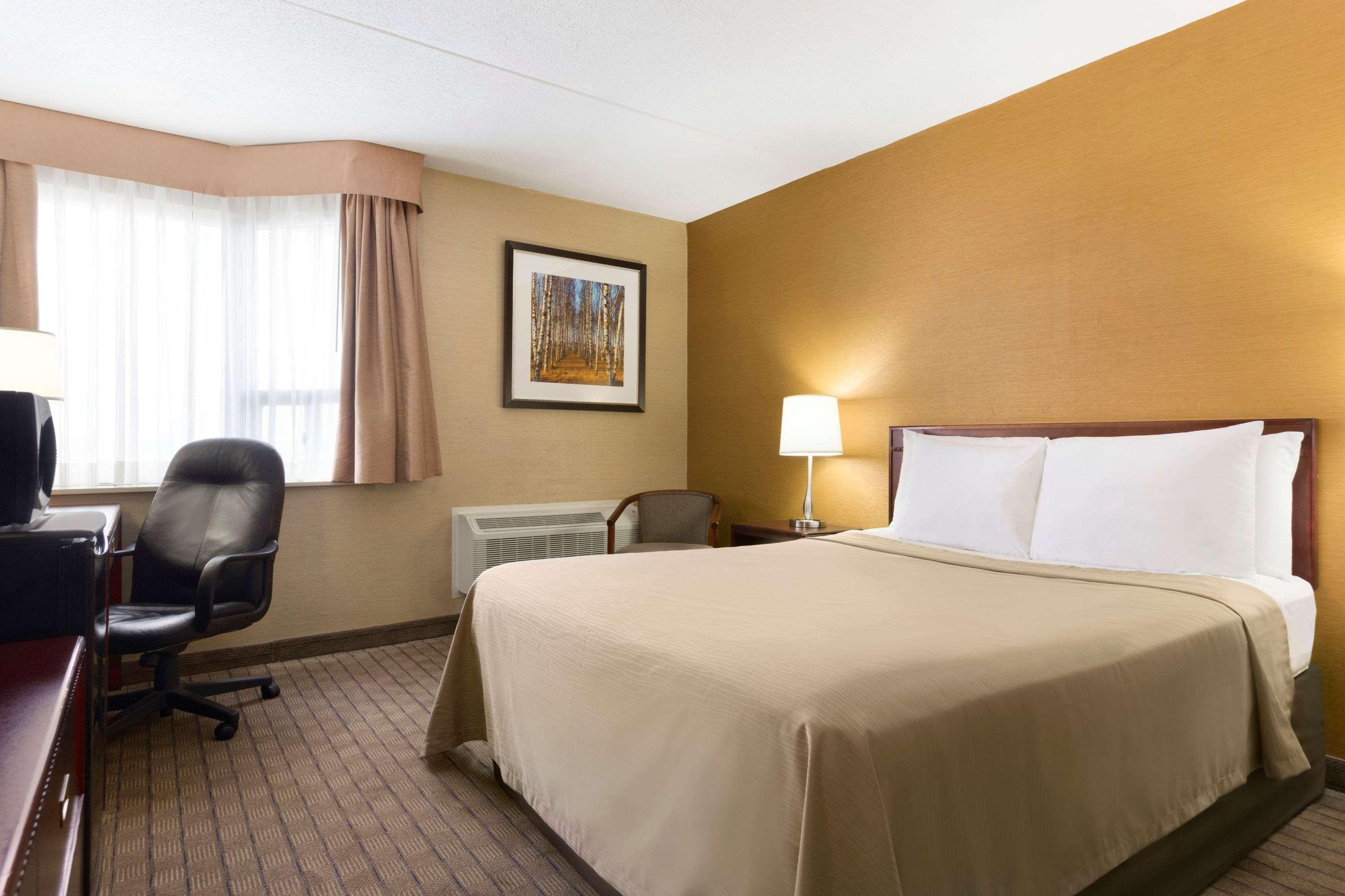 Travelodge By Wyndham Toronto East Buitenkant foto