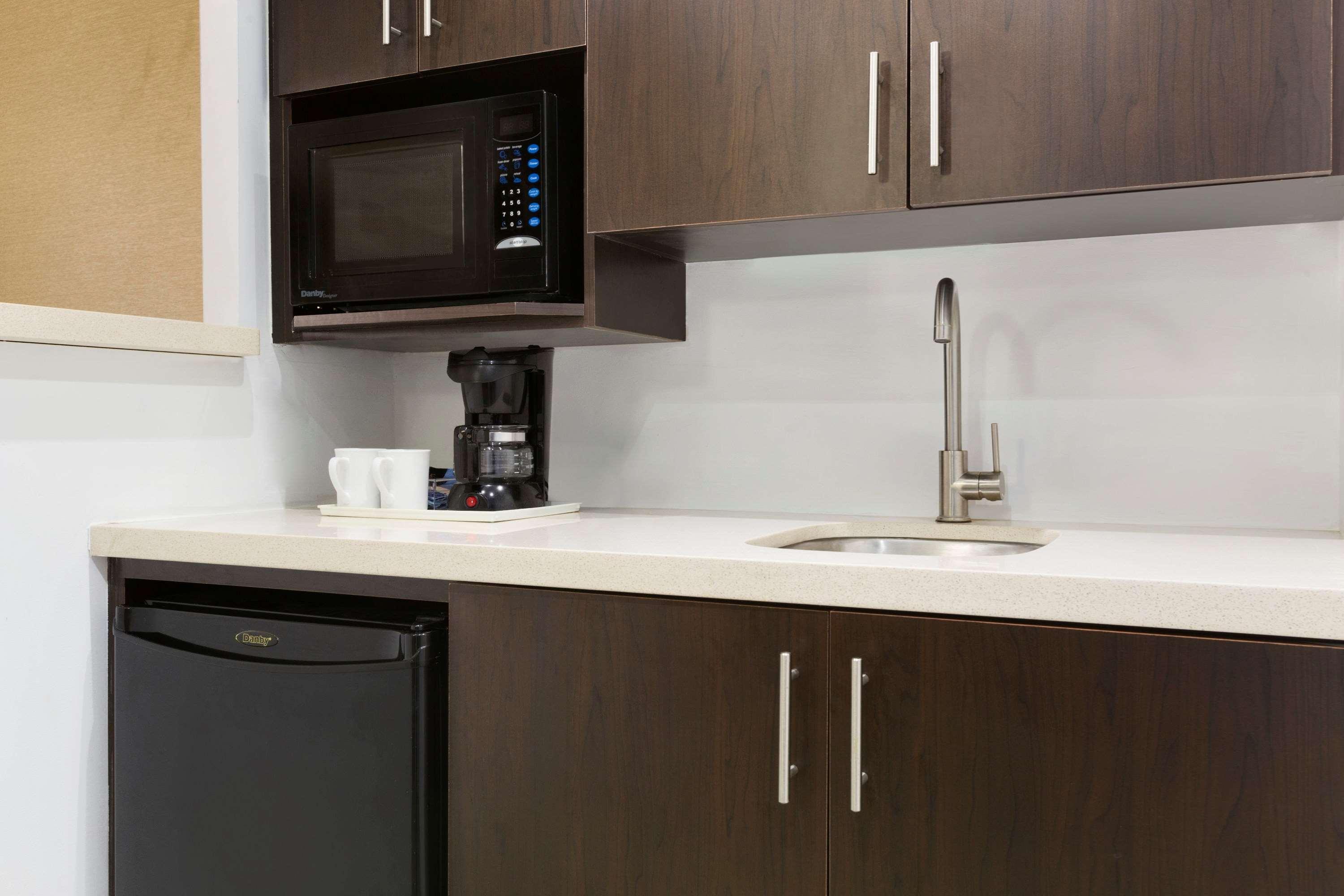 Travelodge By Wyndham Toronto East Buitenkant foto