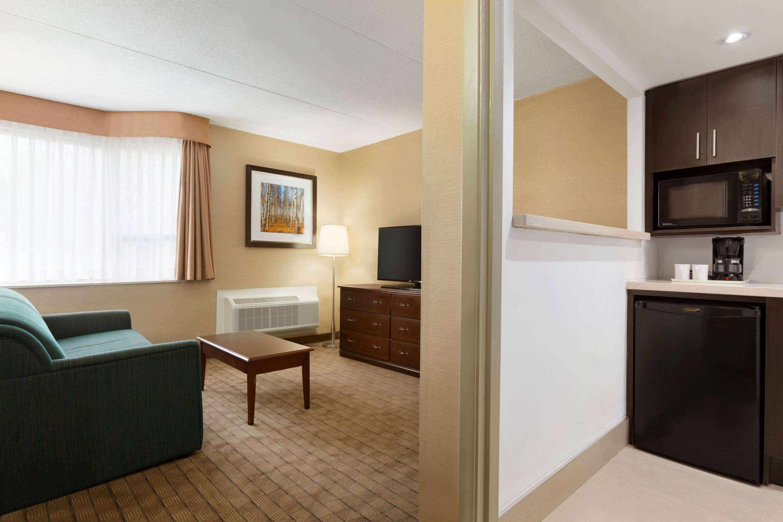 Travelodge By Wyndham Toronto East Buitenkant foto