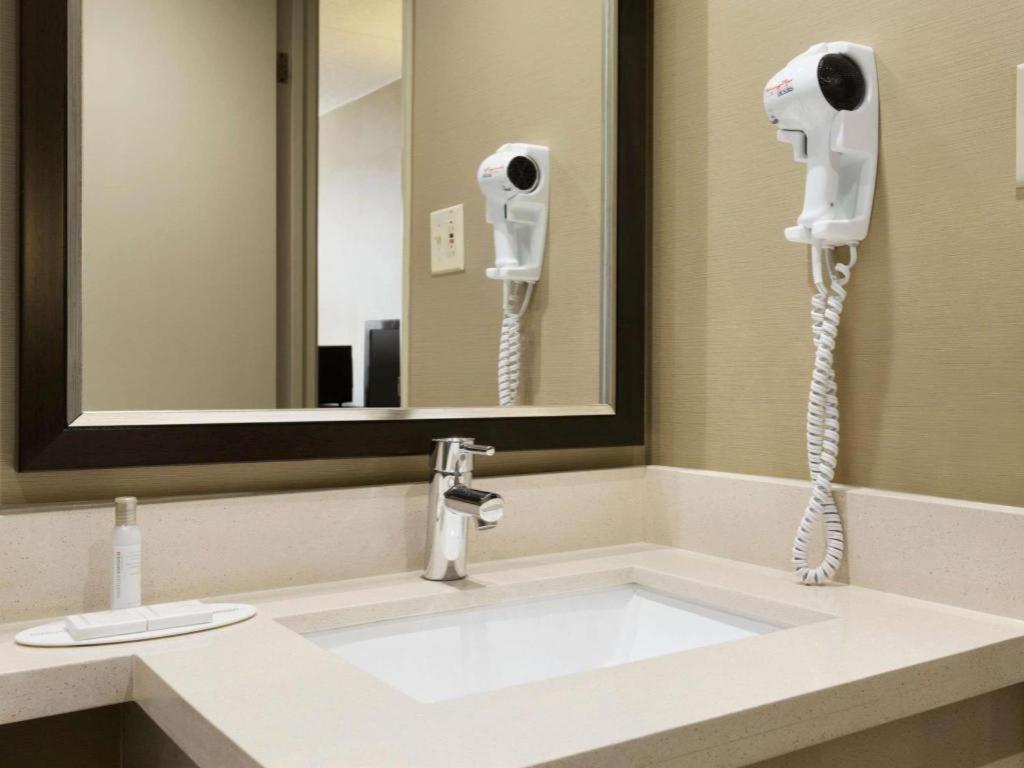 Travelodge By Wyndham Toronto East Buitenkant foto