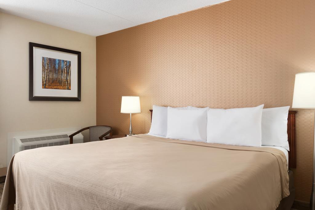 Travelodge By Wyndham Toronto East Buitenkant foto