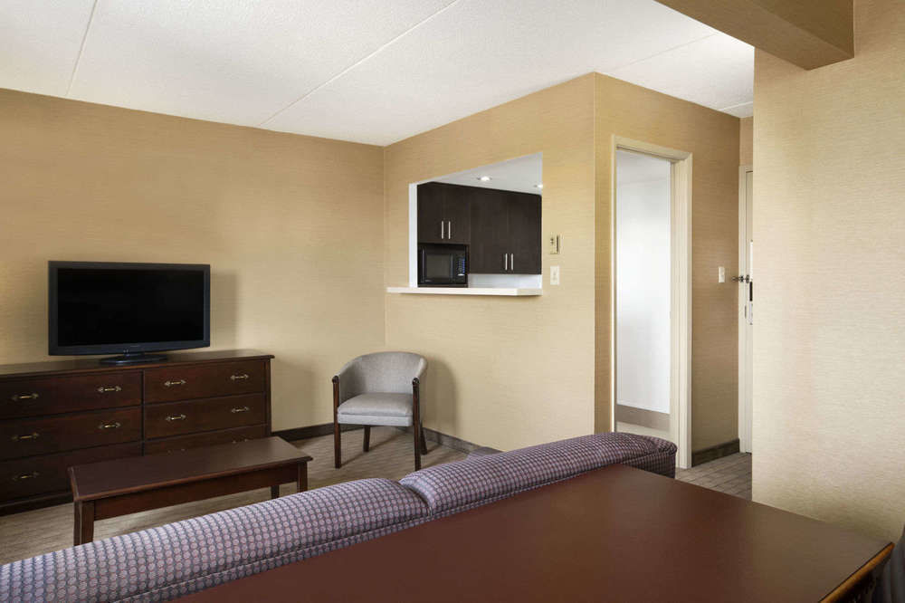 Travelodge By Wyndham Toronto East Buitenkant foto