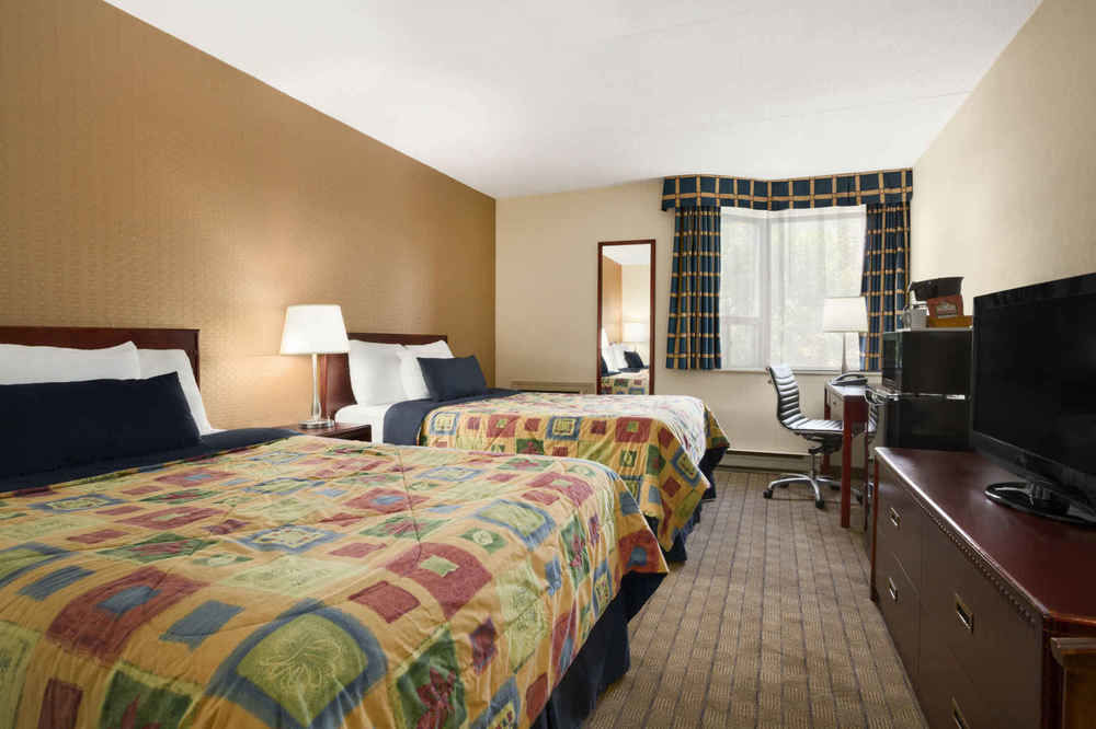 Travelodge By Wyndham Toronto East Buitenkant foto