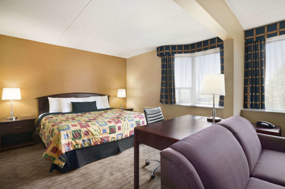Travelodge By Wyndham Toronto East Buitenkant foto