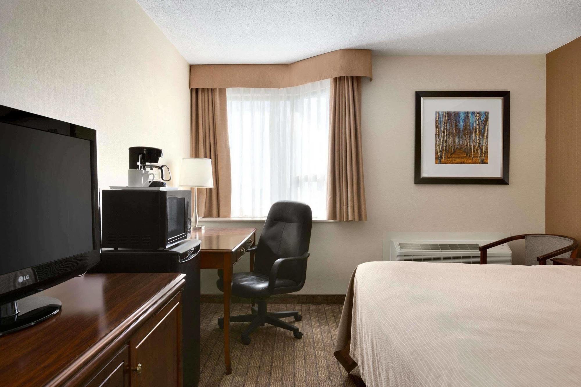 Travelodge By Wyndham Toronto East Buitenkant foto